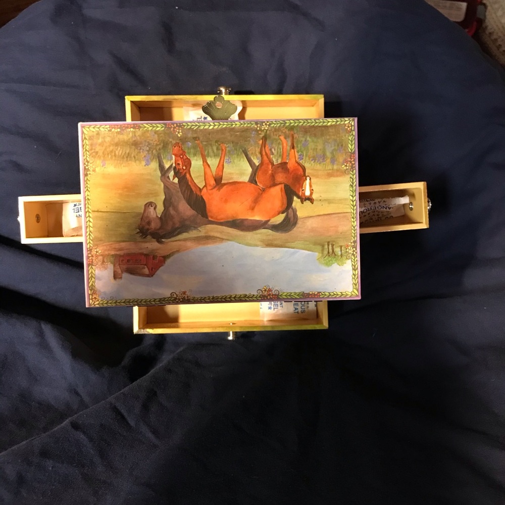 Music box - Picture 3 of 3